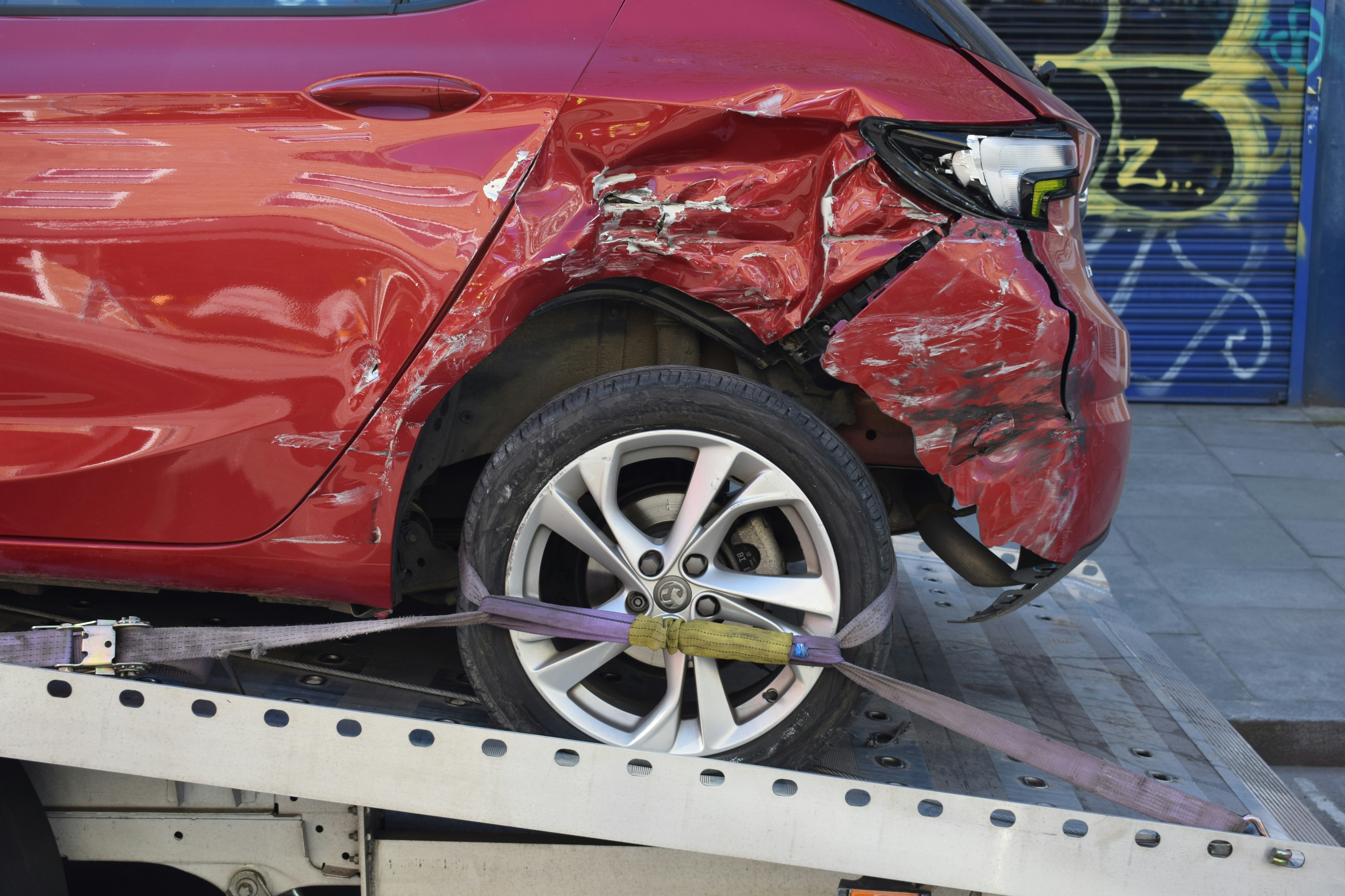 auto rossa incidente.jpg
